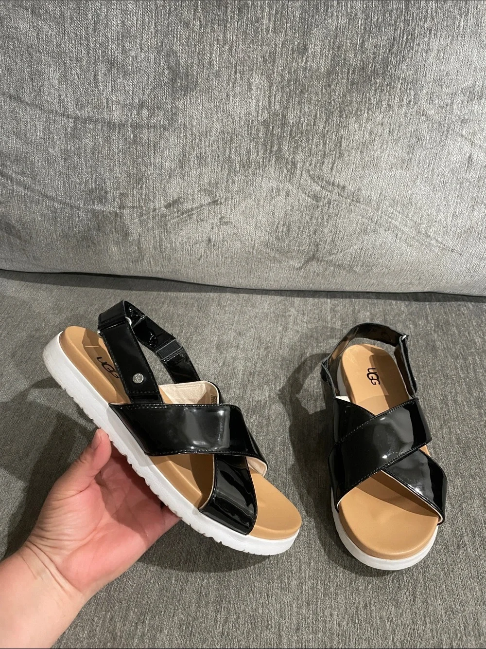 UGG Kids Klara Sandals Black Patent Leather Size 6